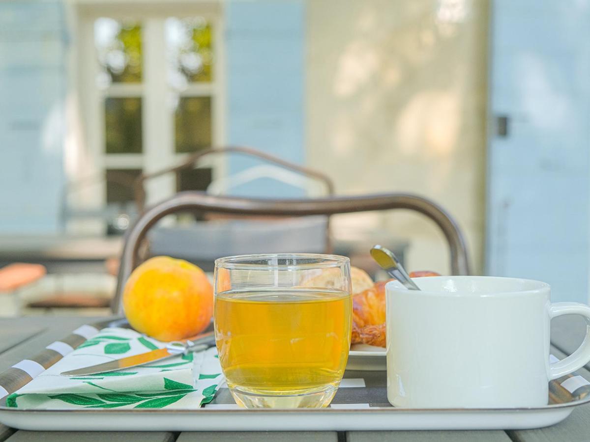 Bed and Breakfast Montjoia Л'Иль-сюр-ла-Сорг Экстерьер фото